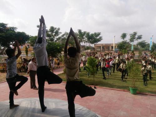 sarvyog-internatinal-school-yoga-day (8)